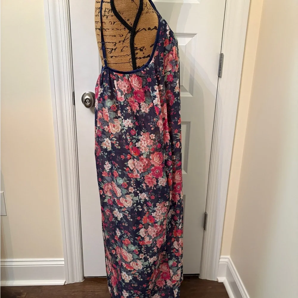 Papinelle Women's Robe and nightgown set. - Picture 6 of 16